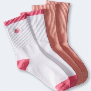 NWT 2 Pack Pink Winged Heart Aeropostale Crew Socks